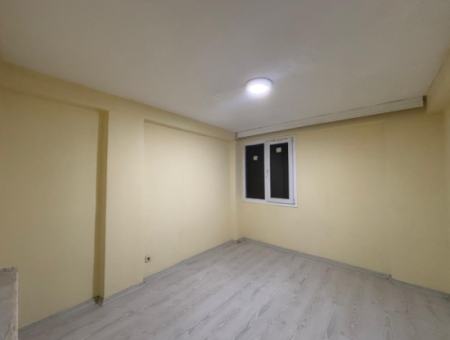 Alsancak Private Health Relative 4Th Floor 2 1 Combi Flat For Rent!