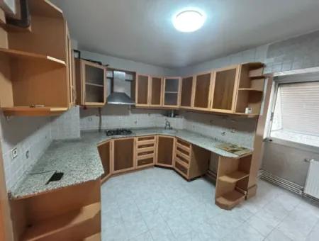 Prestigious Apartment For Sale With A Wide Front To İzmir Kültürpark On Mustafa Bey Street, Alsancak