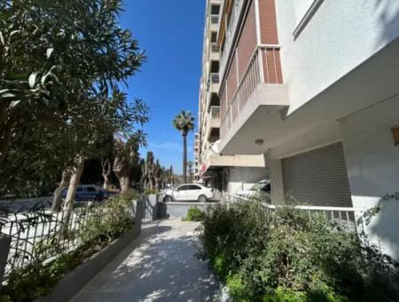 Prestigious Apartment For Sale With A Wide Front To İzmir Kültürpark On Mustafa Bey Street, Alsancak