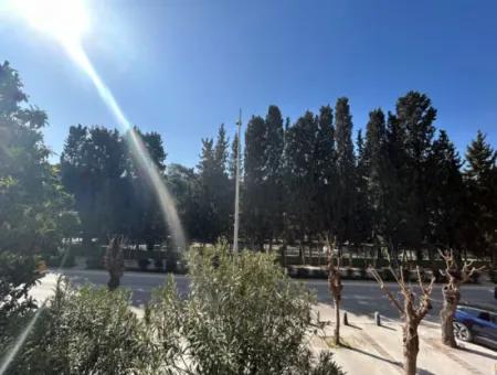 Prestigious Apartment For Sale With A Wide Front To İzmir Kültürpark On Mustafa Bey Street, Alsancak