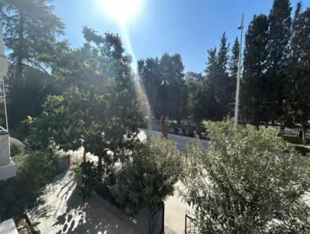 Prestigious Apartment For Sale With A Wide Front To İzmir Kültürpark On Mustafa Bey Street, Alsancak