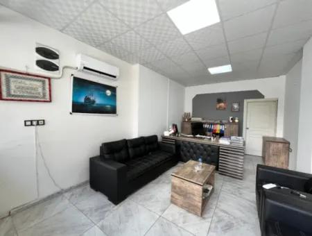 Shop For Rent In A Central Location In Seferihisar Hidirlik