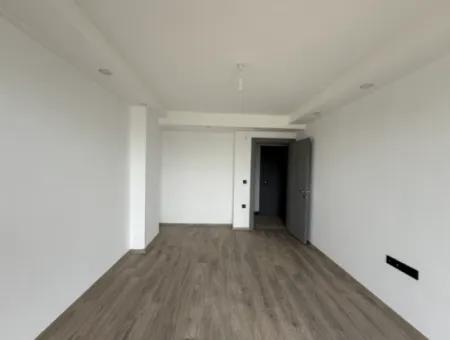 New Villa With Modern Architecture In Seferihisar Tepecik