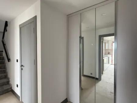 New Villa With Modern Architecture In Seferihisar Tepecik