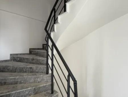 New Villa With Modern Architecture In Seferihisar Tepecik