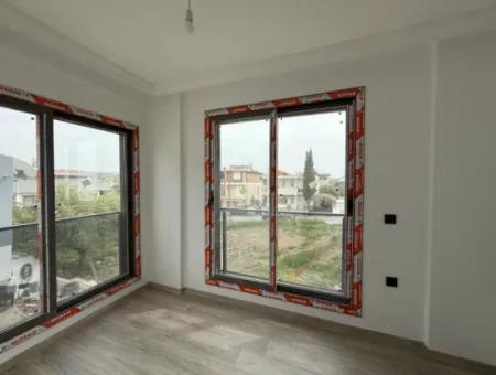 New Villa With Modern Architecture In Seferihisar Tepecik