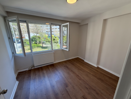 Corner With Full Renovation Mezzanine Elevator On The Street In Göztepe