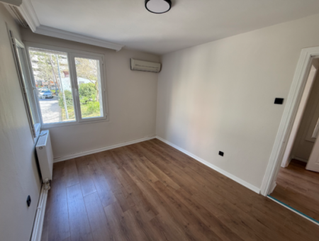 Corner With Full Renovation Mezzanine Elevator On The Street In Göztepe