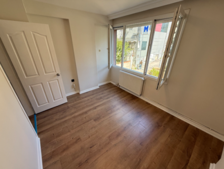 Corner With Full Renovation Mezzanine Elevator On The Street In Göztepe