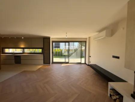 Upper Segment Ultra Luxury Detached Villa Within Walking Distance To The Sea In Seferihisar Akarca