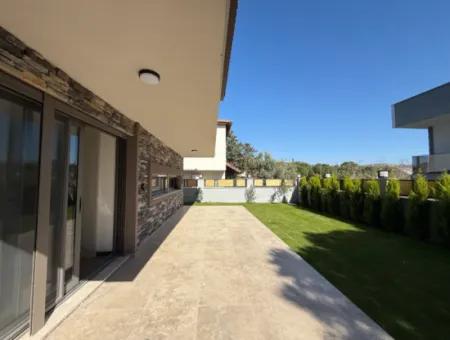 Upper Segment Ultra Luxury Detached Villa Within Walking Distance To The Sea In Seferihisar Akarca