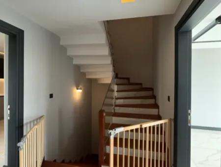 Corner Location 5 1 Villa For Sale With Pool In Bahçeşehir From Veri!