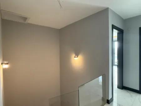 Villa With Detached Pool For Rent In The Mansions Area In Seferihisar Bahçeşehir