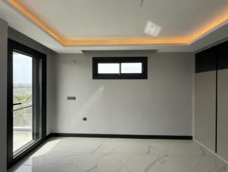 Villa With Detached Pool For Rent In The Mansions Area In Seferihisar Bahçeşehir