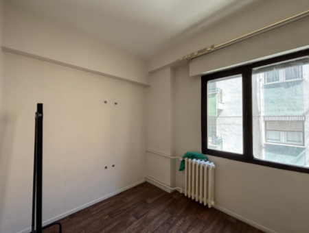 Alsancak Poet Eşref Boulevard 3 1 115M2 Flat For Rent!