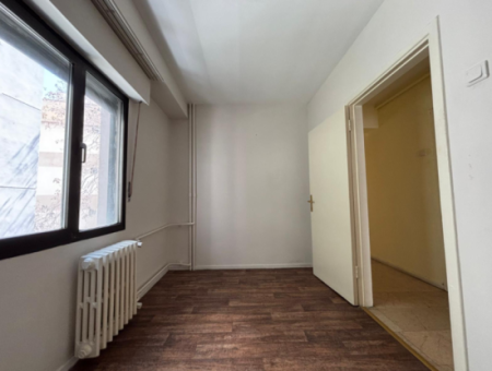 Alsancak Poet Eşref Boulevard 3 1 115M2 Flat For Rent!