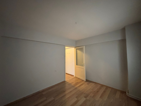 Flat For Rent With Natural Gas 3 1 140M2 Near Alsancak Trt Building