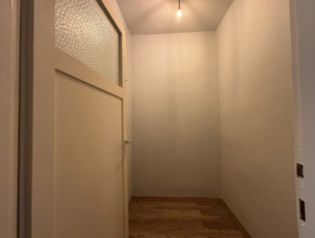 Flat For Rent With Natural Gas 3 1 140M2 Near Alsancak Trt Building