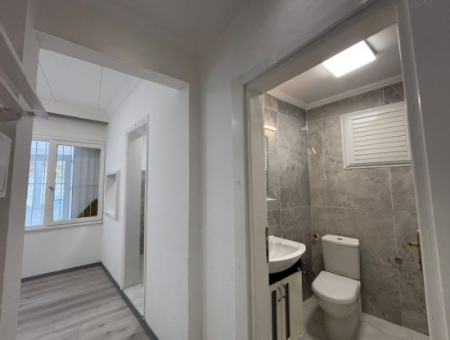 Near Alsancak Talatpaşa Parking 1 1 70M2 Winter Garden Flat For Rent