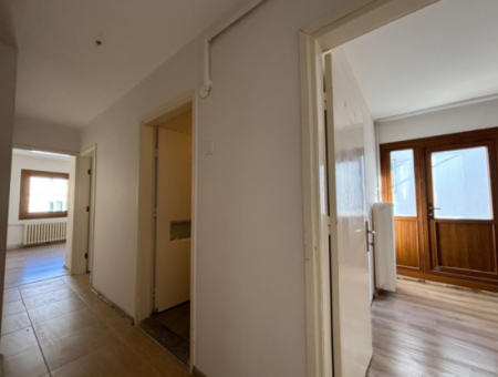 Alsancak Dutlu Street Mevkii Corner 3 1 6Th Floor 110M2 Flat For Rent