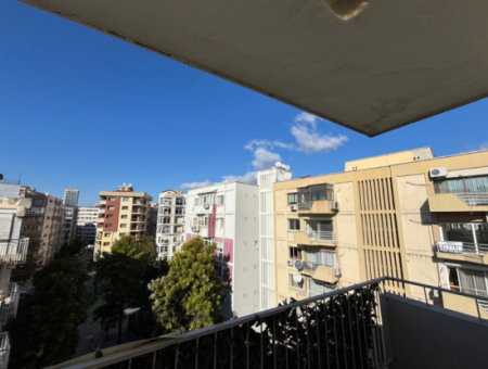 Alsancak Dutlu Street Mevkii Corner 3 1 6Th Floor 110M2 Flat For Rent