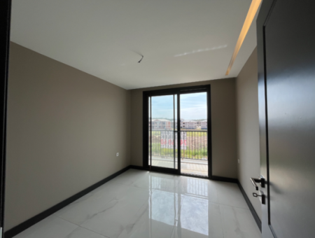 Luxury 2 1 Flats For Sale In A Complex With A Pool In Seferihisar Çolakibrahimbey Neighborhood