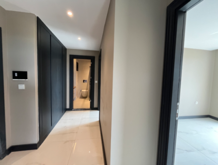 Luxury 2 1 Flats For Sale In A Complex With A Pool In Seferihisar Çolakibrahimbey Neighborhood