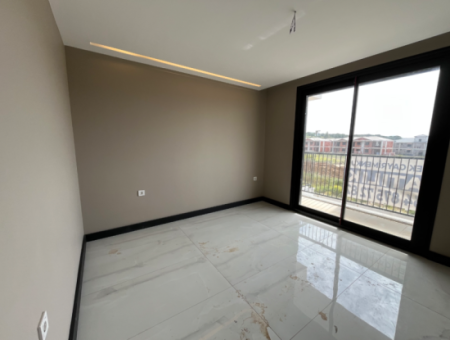 Luxury 2 1 Flats For Sale In A Complex With A Pool In Seferihisar Çolakibrahimbey Neighborhood