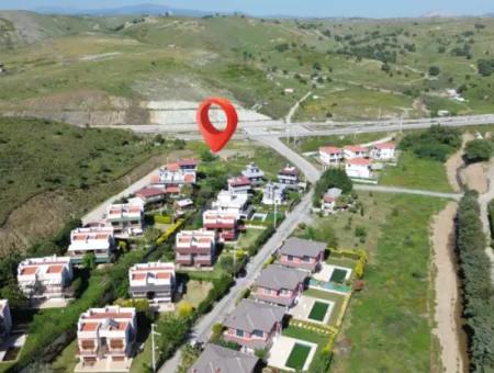 Land For Sale With 2 Separate Villas Zoned In Seferihisar Akarca Orşal Bay