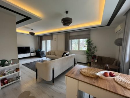 Duplex Villa With Corner Location, Large Garden, Terrace In Seferihisar Çolakibrahimbey