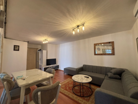 Alsancak Dünyagöz Hospital. 2 1 Flat For Sale With Parking Near