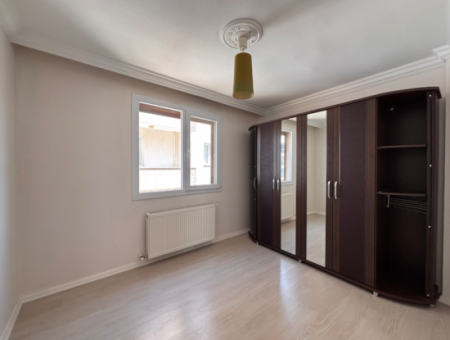 2 1 Flat For Rent With Natural Gas On Seferihisar Mektep Street