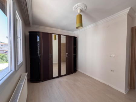 2 1 Flat For Rent With Natural Gas On Seferihisar Mektep Street