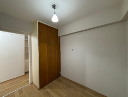 1St Floor Combi Flat For Rent On Alsancak Kahramanlar Akincilar Street!
