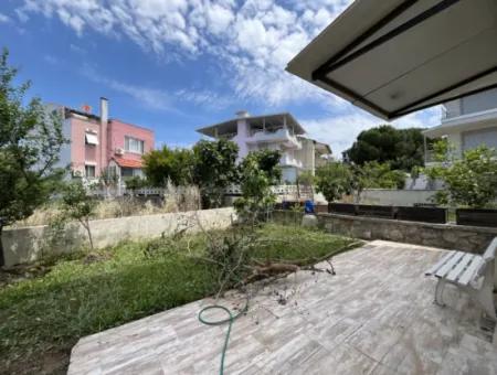 Villa In Seferihisar Akarca, Close To The Sea, Offering A Large And Pleasant Living Space With A Detached Taste