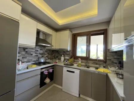 Villa In Seferihisar Akarca, Close To The Sea, Offering A Large And Pleasant Living Space With A Detached Taste