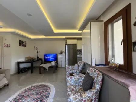 Villa In Seferihisar Akarca, Close To The Sea, Offering A Large And Pleasant Living Space With A Detached Taste
