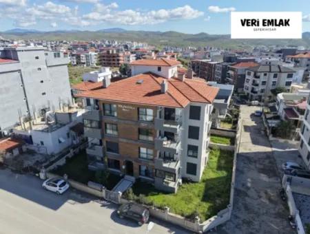 Stylish 2 1 Flat With Separate Kitchen, Glass Balcony And Natural Gas In Camikebir Neighborhood