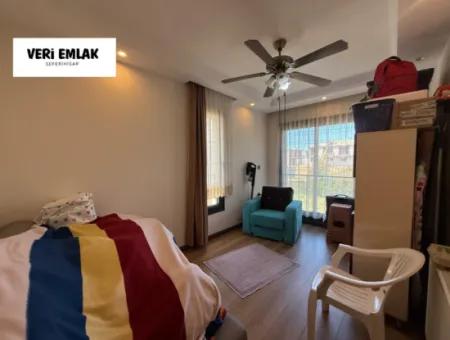 Stylish 2 1 Flat With Separate Kitchen, Glass Balcony And Natural Gas In Camikebir Neighborhood