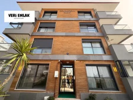 Stylish 2 1 Flat With Separate Kitchen, Glass Balcony And Natural Gas In Camikebir Neighborhood