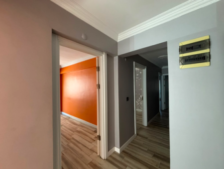 Empty 1St Floor Empty Flat For Sale With Parking Lot In Alsancak Şaireşref!