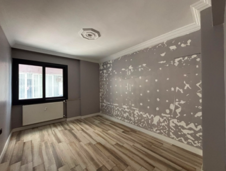 Empty 1St Floor Empty Flat For Sale With Parking Lot In Alsancak Şaireşref!
