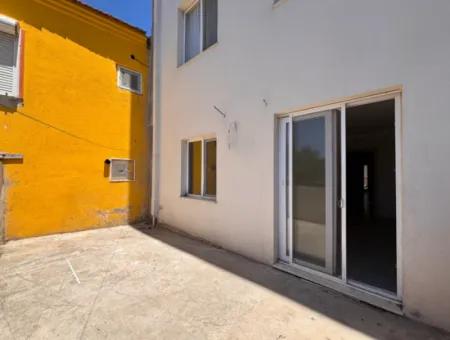 Spacious 2 1 Flat For Sale With Terrace And Balcony In Çolakibrahimbey Neighborhood