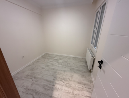 Fully Renovated Mezzanine Floor With Parking Lot Next To Göztepe Stadium In Güzelyali