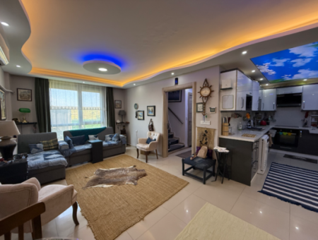 Villa Offering Comfortable And Pleasant Living Space In Seferihisar Akarca