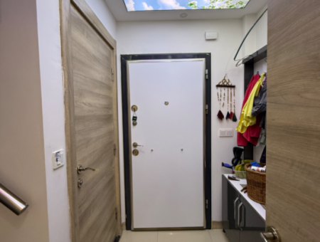 Villa Offering Comfortable And Pleasant Living Space In Seferihisar Akarca