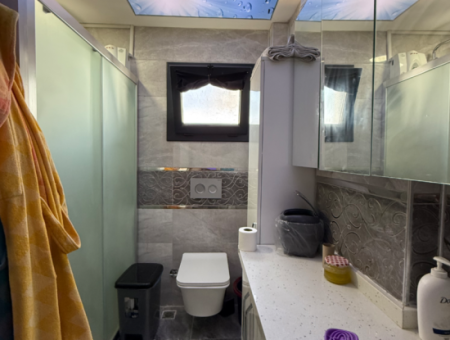 Villa Offering Comfortable And Pleasant Living Space In Seferihisar Akarca