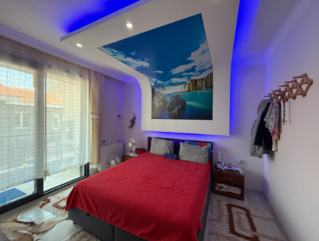 Villa Offering Comfortable And Pleasant Living Space In Seferihisar Akarca