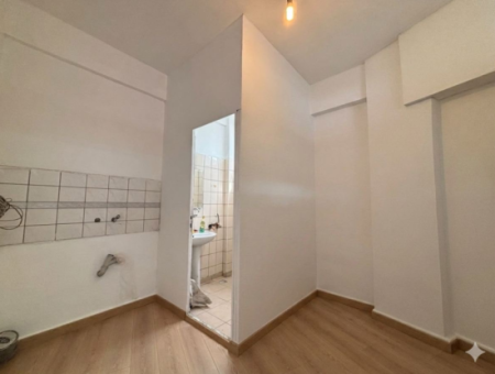 40M2 Wc Shop For Rent Opposite Emot In Alsancak Kahramanlar!
