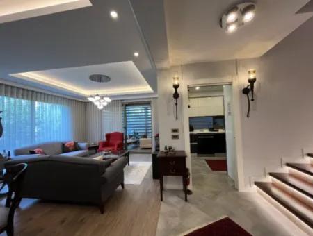 Private Villa With Terrace And Winter Garden In A Corner Location In Saygin Stil Yali